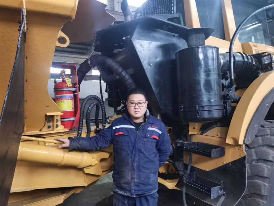 1718246491177677.jpg 铰接式矿车.jpg